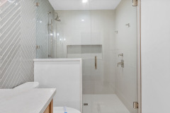 KeyRoyale-42_1-Frameless-Glass-Shower-holmes-beach-anna-maria-island
